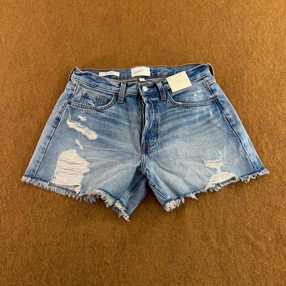 Universal Thread Womens 4 Blue Distressed 90s Baggy Denim Shorts NWT